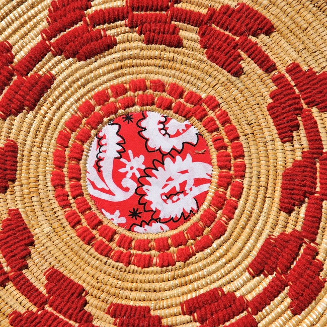 Particolare del disegno di un cestino