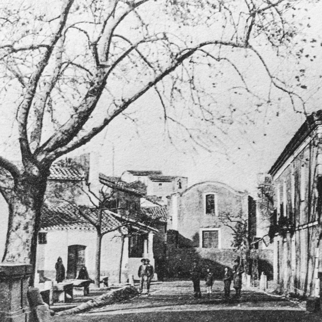 Historical photo of the historic center with the church of the Purgative Souls