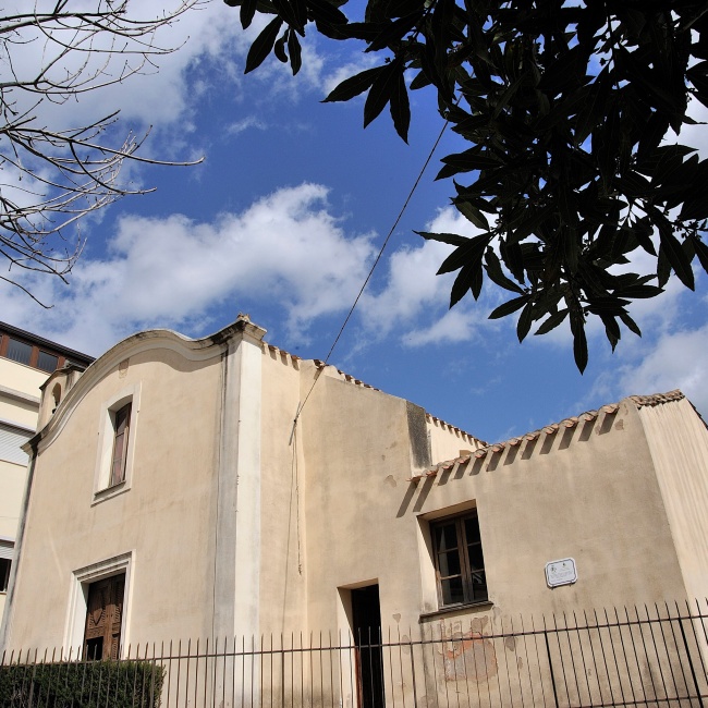 Chiesa delle anime purganti, facciata