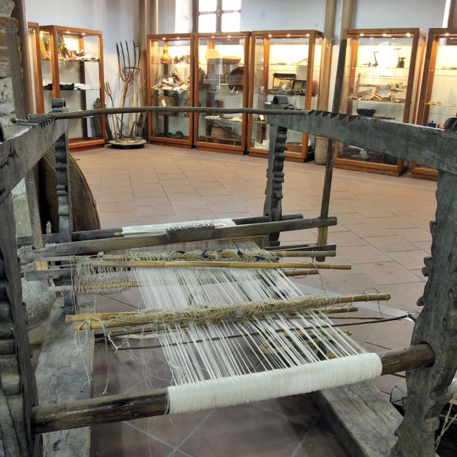 Montegranatico, ancient handcrafted wooden frame exposed