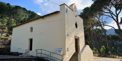 Chiesa del Carmine, veduta laterale della facciata