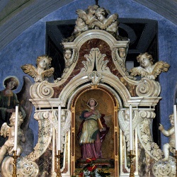 Chiesa di Santa Barbara, altare