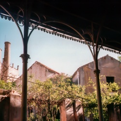 Villacidro Murgia, ciminiera della fabbrica nel centro storico