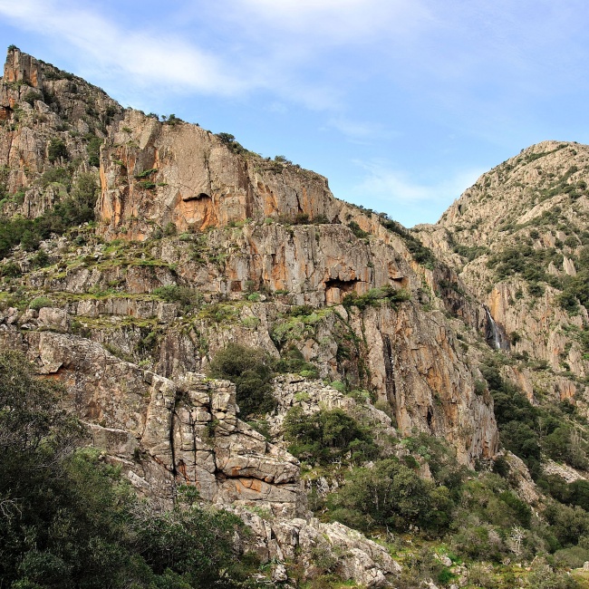 The pink granites that surround the valley