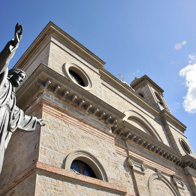 Facciata della chiesa di Santa Barbara