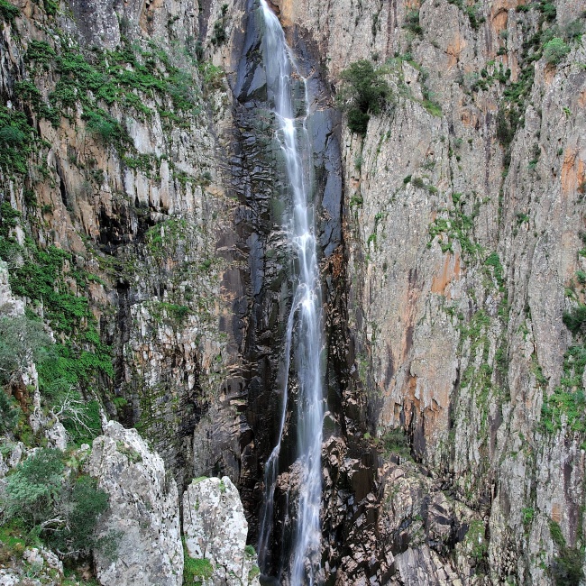 Muru Mannu waterfall