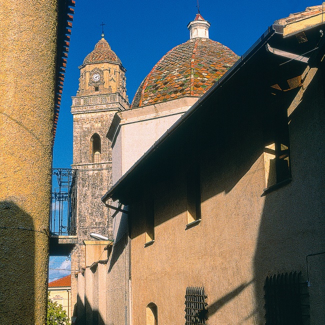 Glimpse of the historic center with Montegranatico